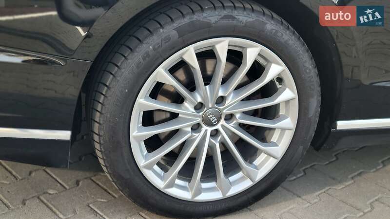 Седан Audi A8 2018 в Хмельницькому