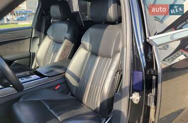 Седан Audi A8 2018 в 