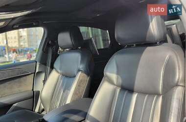 Седан Audi A8 2018 в 