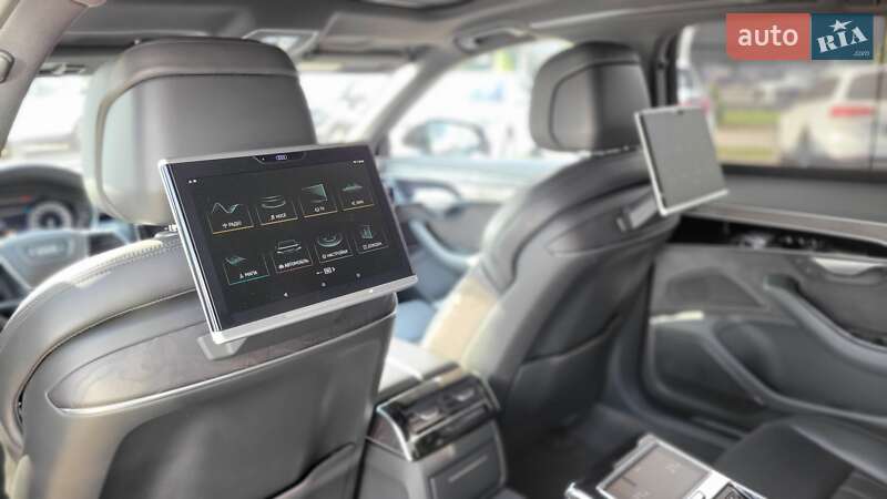 Седан Audi A8 2018 в Хмельницькому