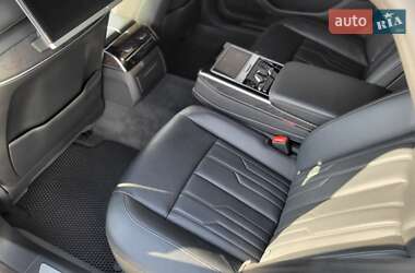 Седан Audi A8 2018 в 