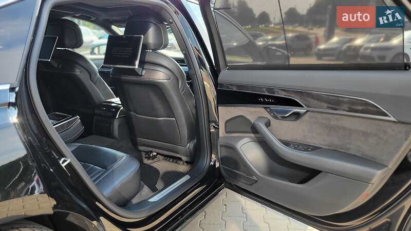 Седан Audi A8 2018 в Хмельницькому