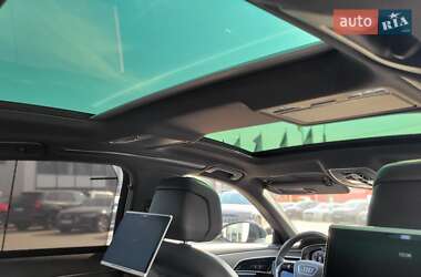 Седан Audi A8 2018 в 
