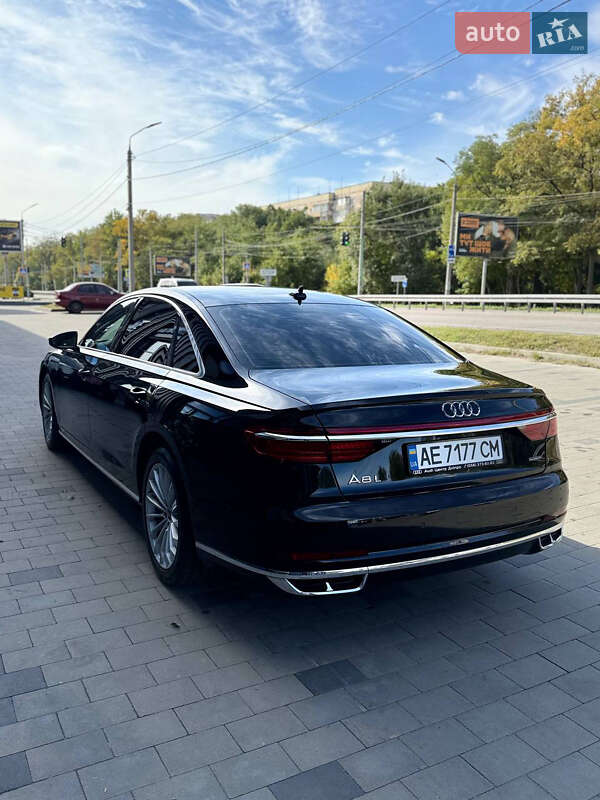 Седан Audi A8 2021 в Дніпрі