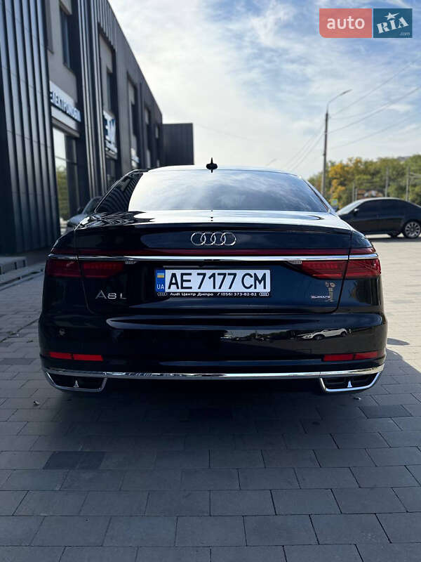 Седан Audi A8 2021 в Дніпрі