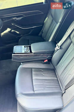 Седан Audi A8 2021 в 