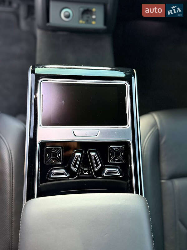 Седан Audi A8 2021 в Дніпрі