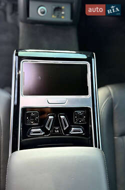 Седан Audi A8 2021 в 