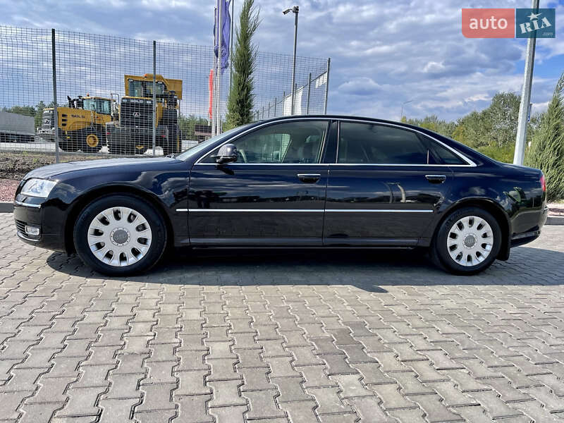 Седан Audi A8 2009 в 