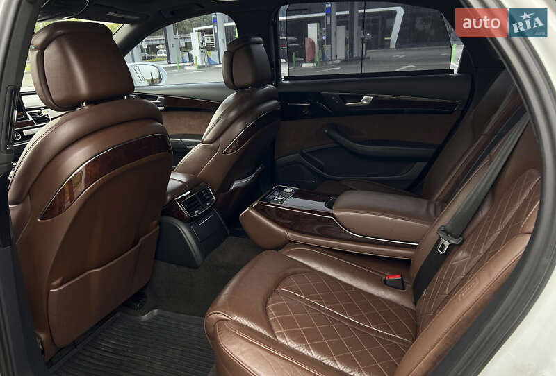 Седан Audi A8 2012 в Киеве
