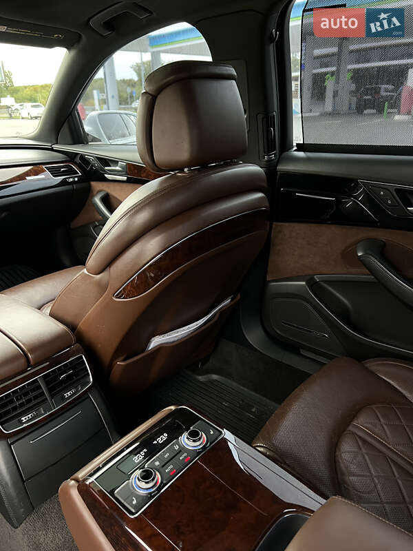 Седан Audi A8 2012 в Киеве