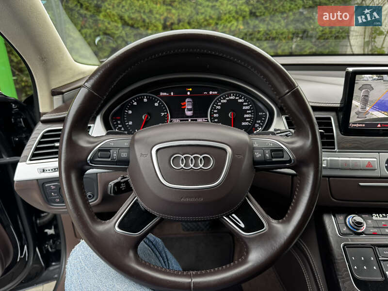 Седан Audi A8 2011 в Києві