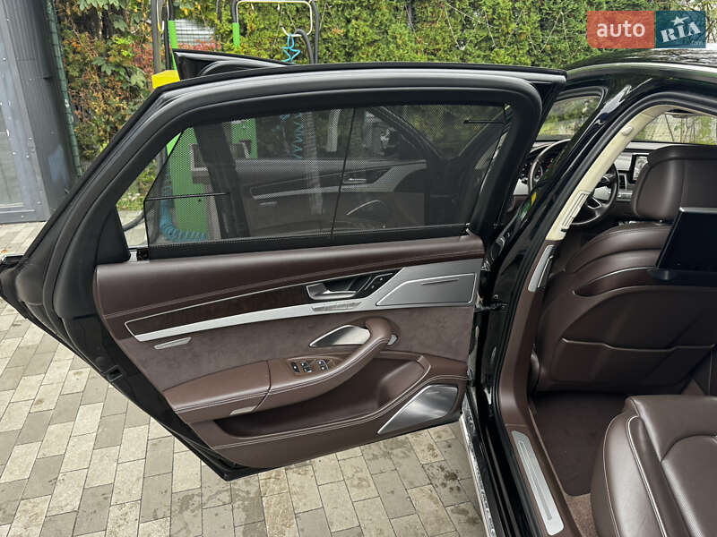 Седан Audi A8 2011 в Києві