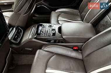 Седан Audi A8 2011 в 