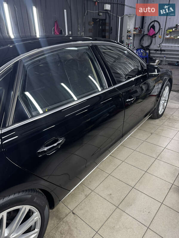 Седан Audi A8 2011 в Києві