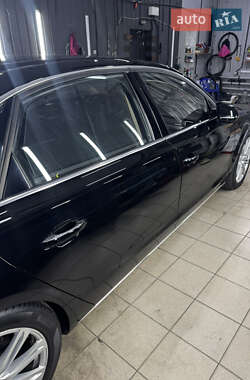Седан Audi A8 2011 в 