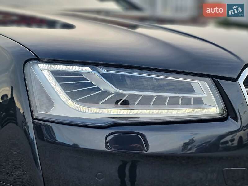 Седан Audi A8 2014 в Києві