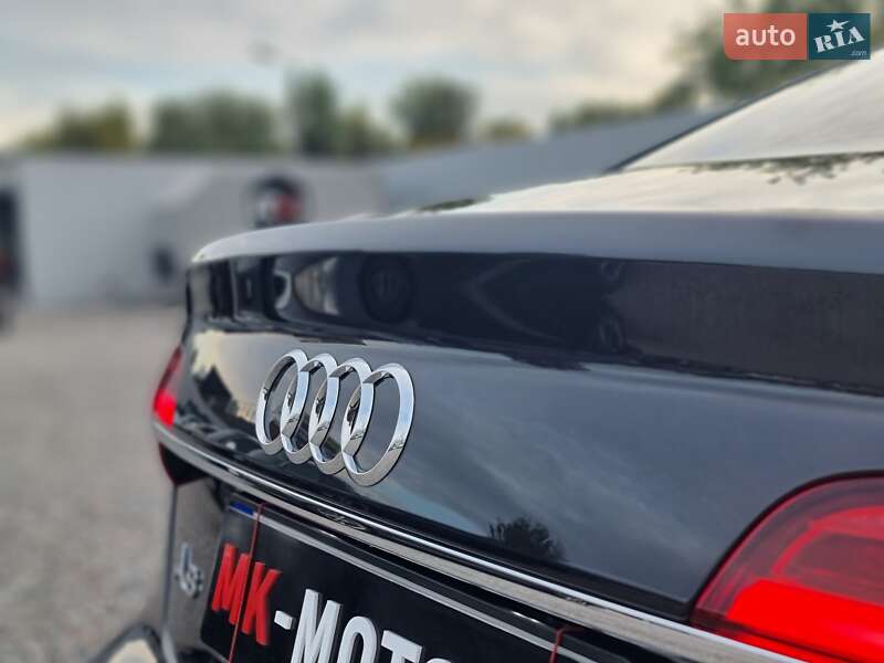 Седан Audi A8 2014 в Києві