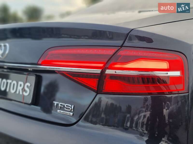 Седан Audi A8 2014 в Києві