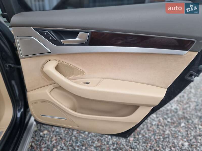 Седан Audi A8 2014 в Києві