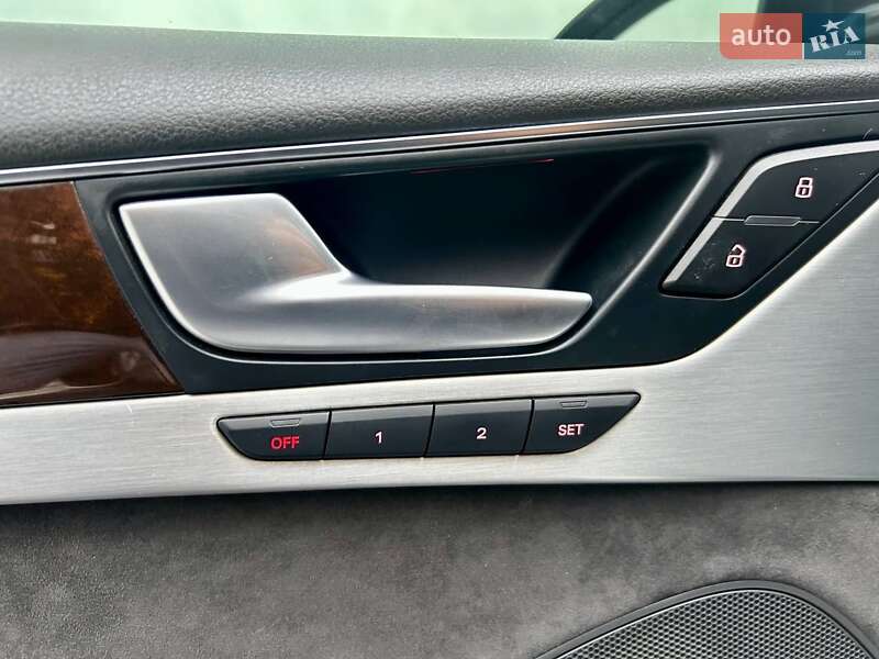 Седан Audi A8 2014 в Киеве