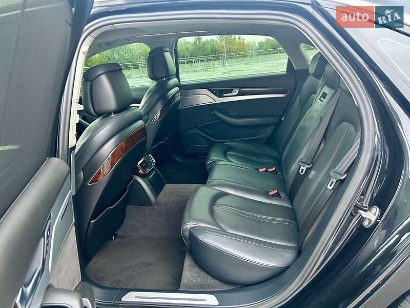 Седан Audi A8 2014 в Киеве