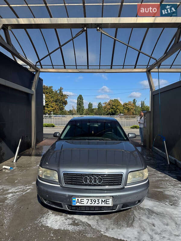 Седан Audi A8 1999 в Днепре
