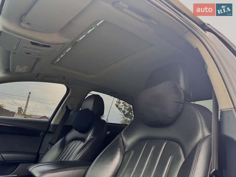Седан Audi A8 2017 в Харкові