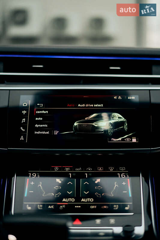 Седан Audi A8 2019 в Ровно