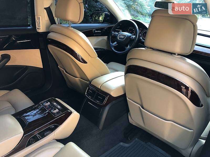 Седан Audi A8 2011 в Киеве