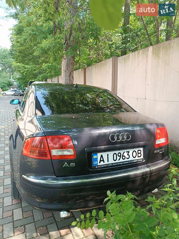 Седан Audi A8 2003 в Буче