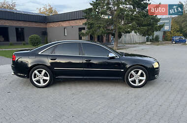 Седан Audi A8 2005 в 