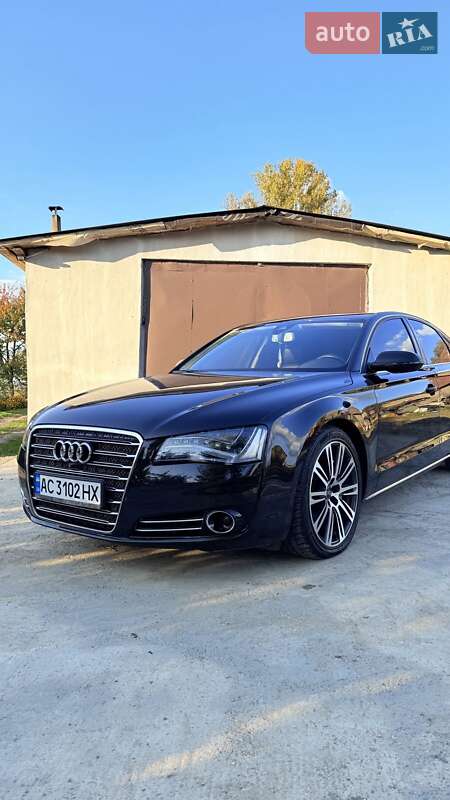 Седан Audi A8 2012 в 