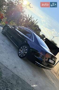 Седан Audi A8 2012 в 