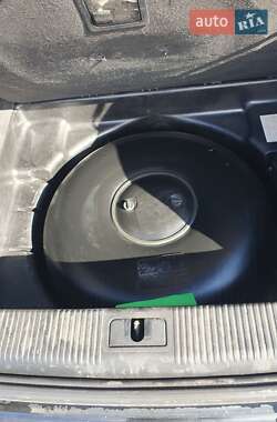 Седан Audi A8 2004 в 