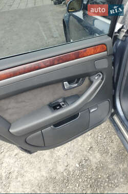 Седан Audi A8 2004 в 