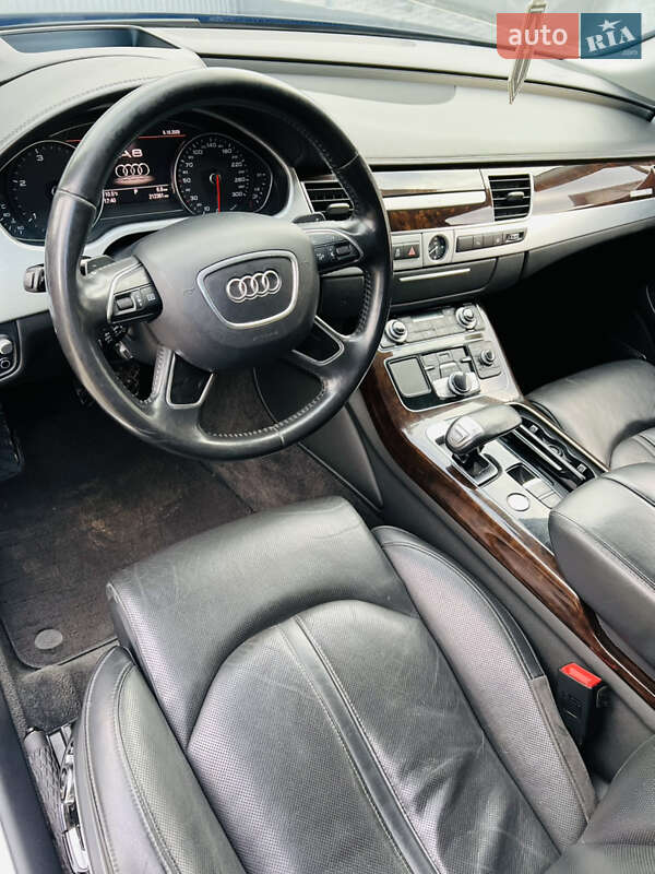 Седан Audi A8 2014 в Надвірній