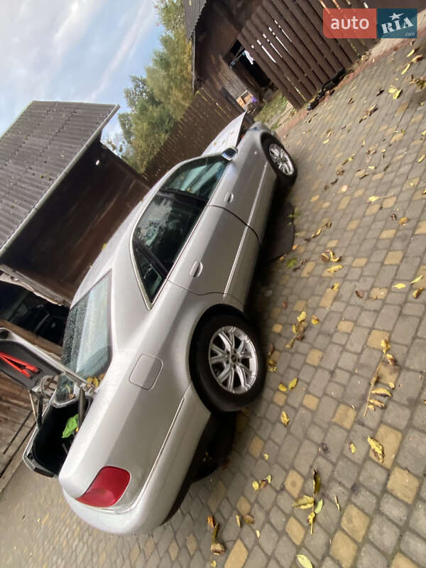 Седан Audi A8 2001 в Львові