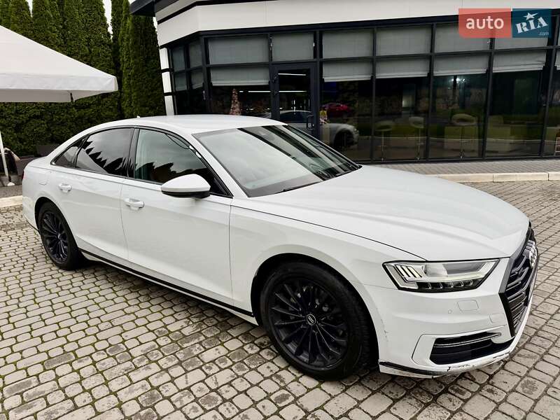 Седан Audi A8 2018 в Львове