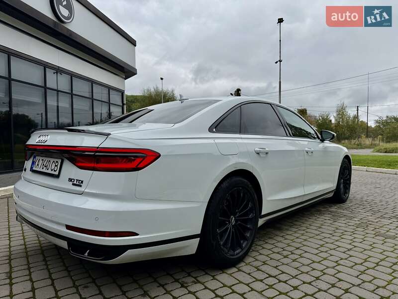 Седан Audi A8 2018 в Львове