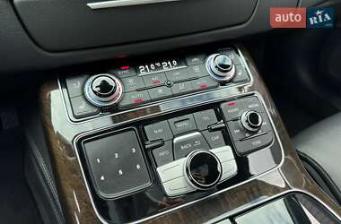 Седан Audi A8 2017 в 