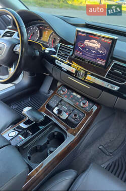 Седан Audi A8 2016 в 