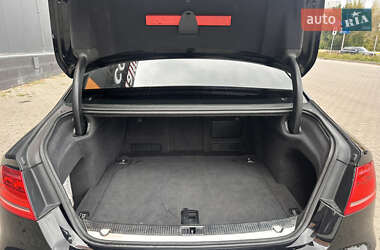 Седан Audi A8 2010 в 