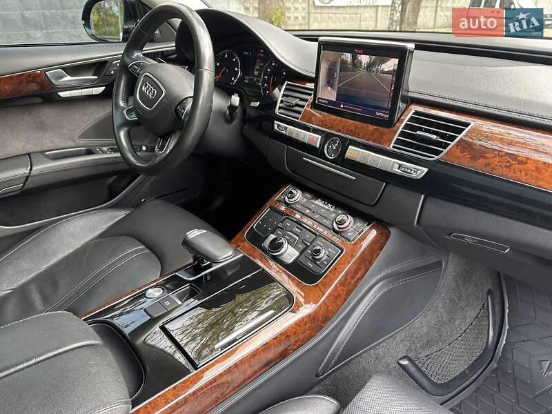 Седан Audi A8 2013 в Киеве
