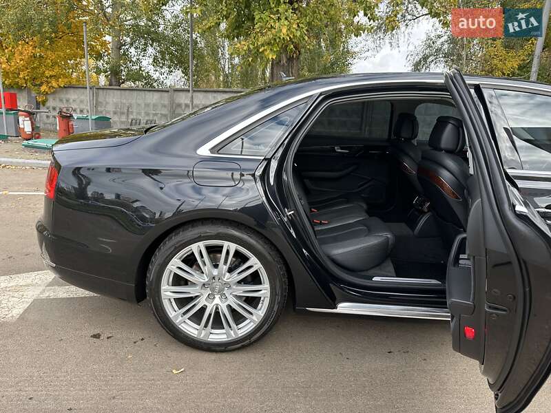Седан Audi A8 2013 в Киеве