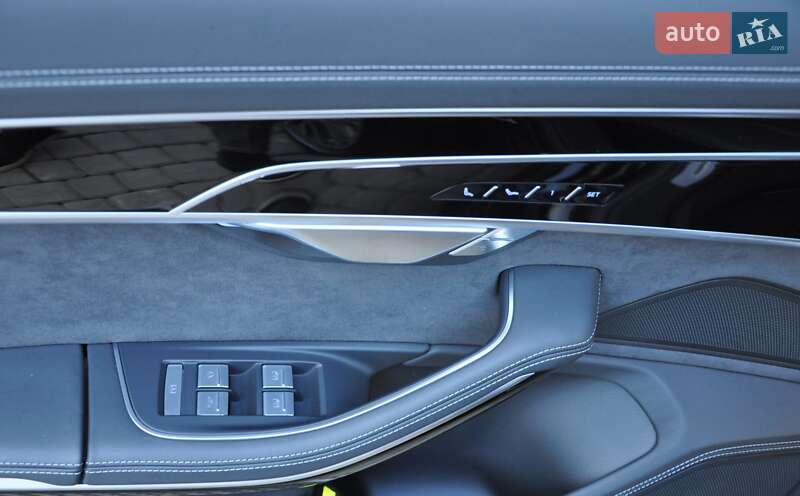 Седан Audi A8 2023 в Одессе