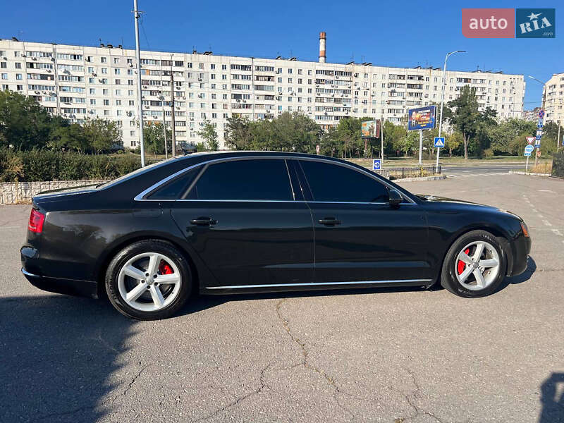 Седан Audi A8 2013 в Харькове