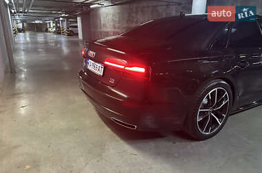 Седан Audi A8 2017 в 