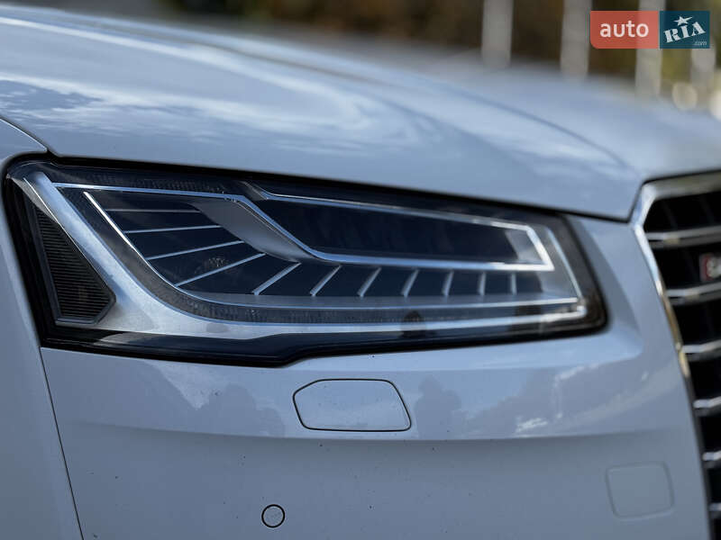 Седан Audi A8 2014 в Запорожье