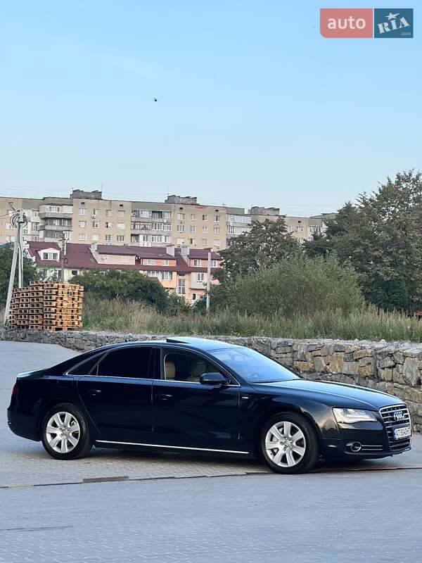 Седан Audi A8 2011 в Івано-Франківську